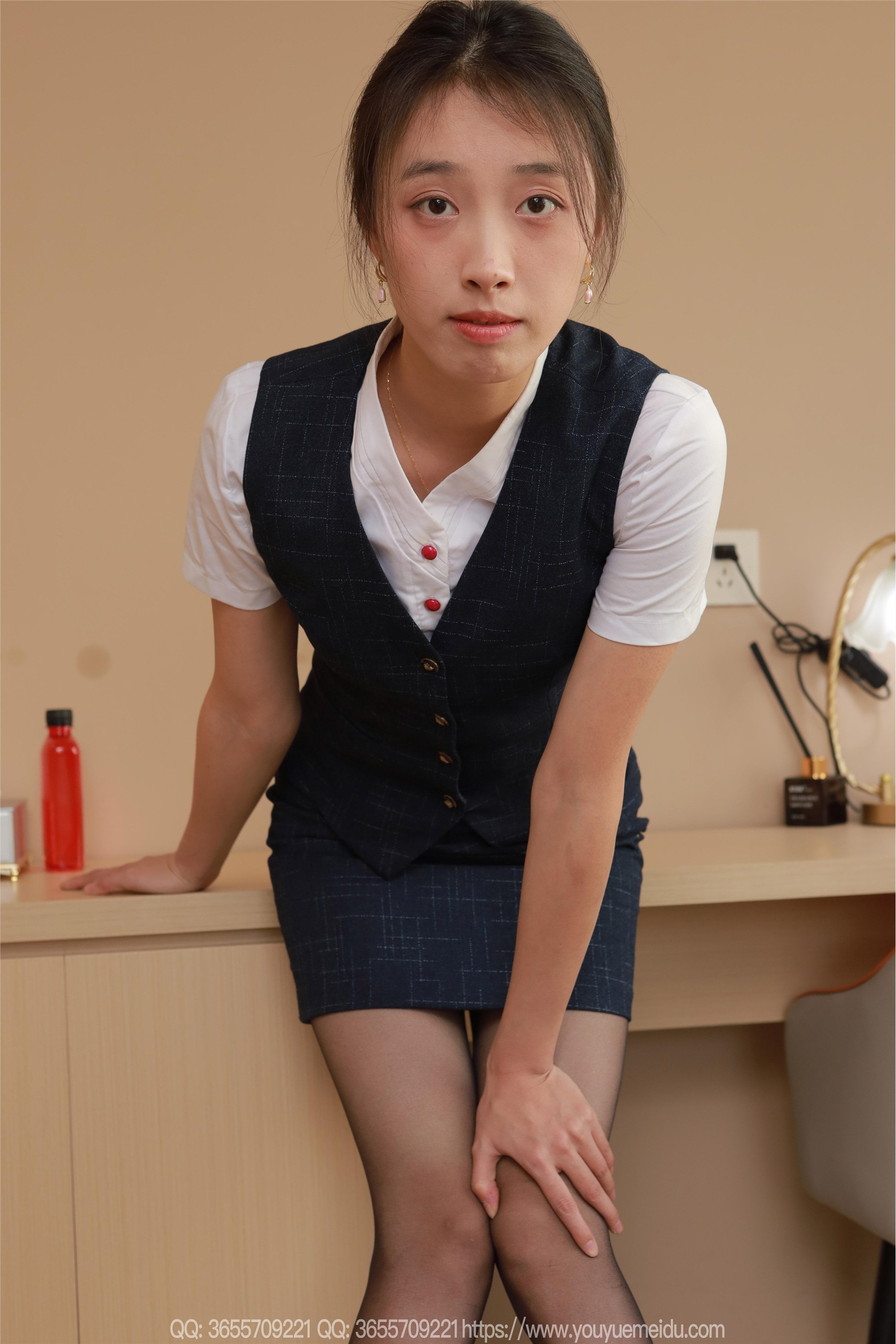 IESS异思趣向  2025.03.26 丝享家 2011 小九《黑丝服务生（下）》